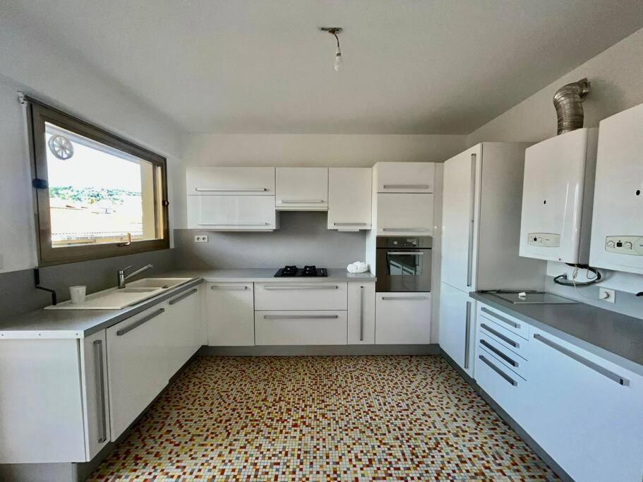 -300m Palais- Seaview-a/c-wifi-spacieux Apartment *