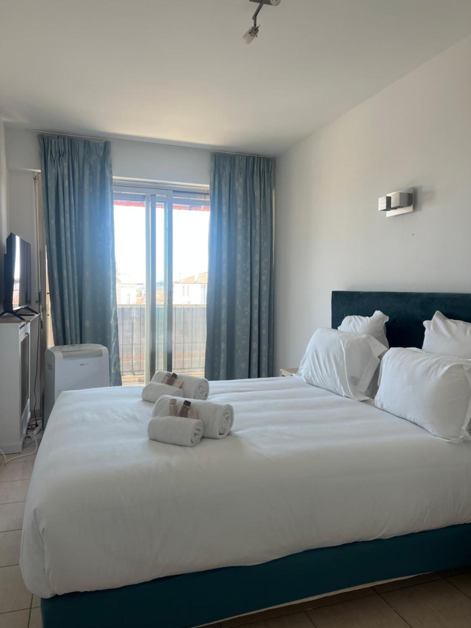 Appartement -300m Palais- Seaview-a/c-wifi-spacieux